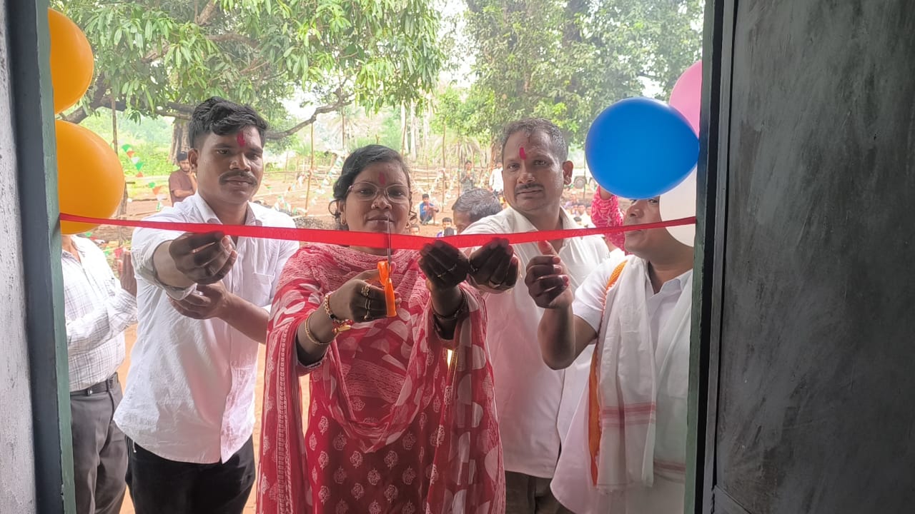 सफलता की कहानी: पीडिया में 21 साल बाद गूंजी स्कूल की घंटी, 539 बच्चों के जीवन में लौटी शिक्षा की नई उम्मीद,कभी बंद पड़े स्कूलों में फिर लौटी रौनक, बदलते बस्तर की नई तस्वीर