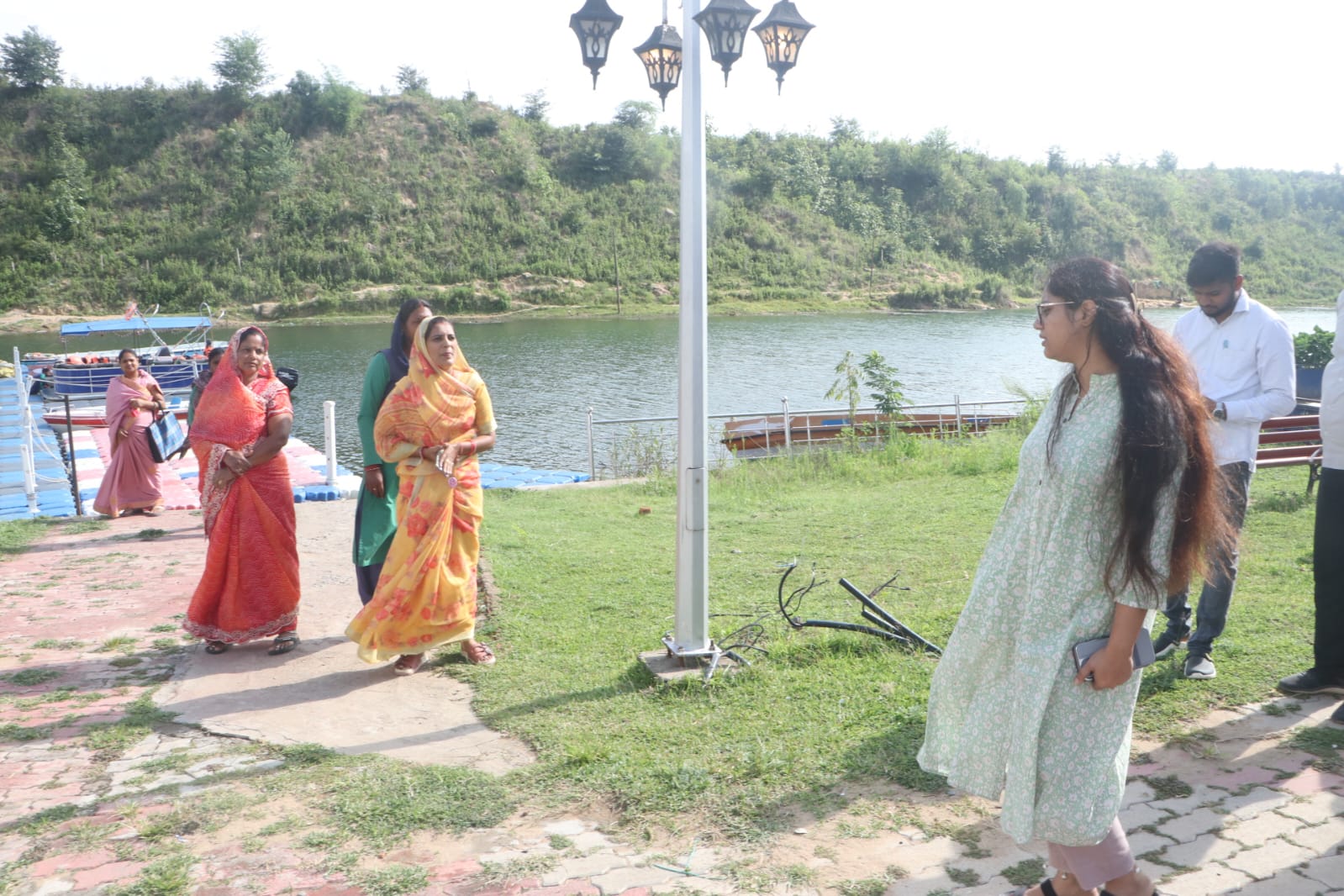 कलेक्टर रेना जमील ने जिले के पर्यटन स्थलों का किया निरीक्षण, सुविधाओं के विस्तार एवं सौंदर्यीकरण के दिए निर्देश