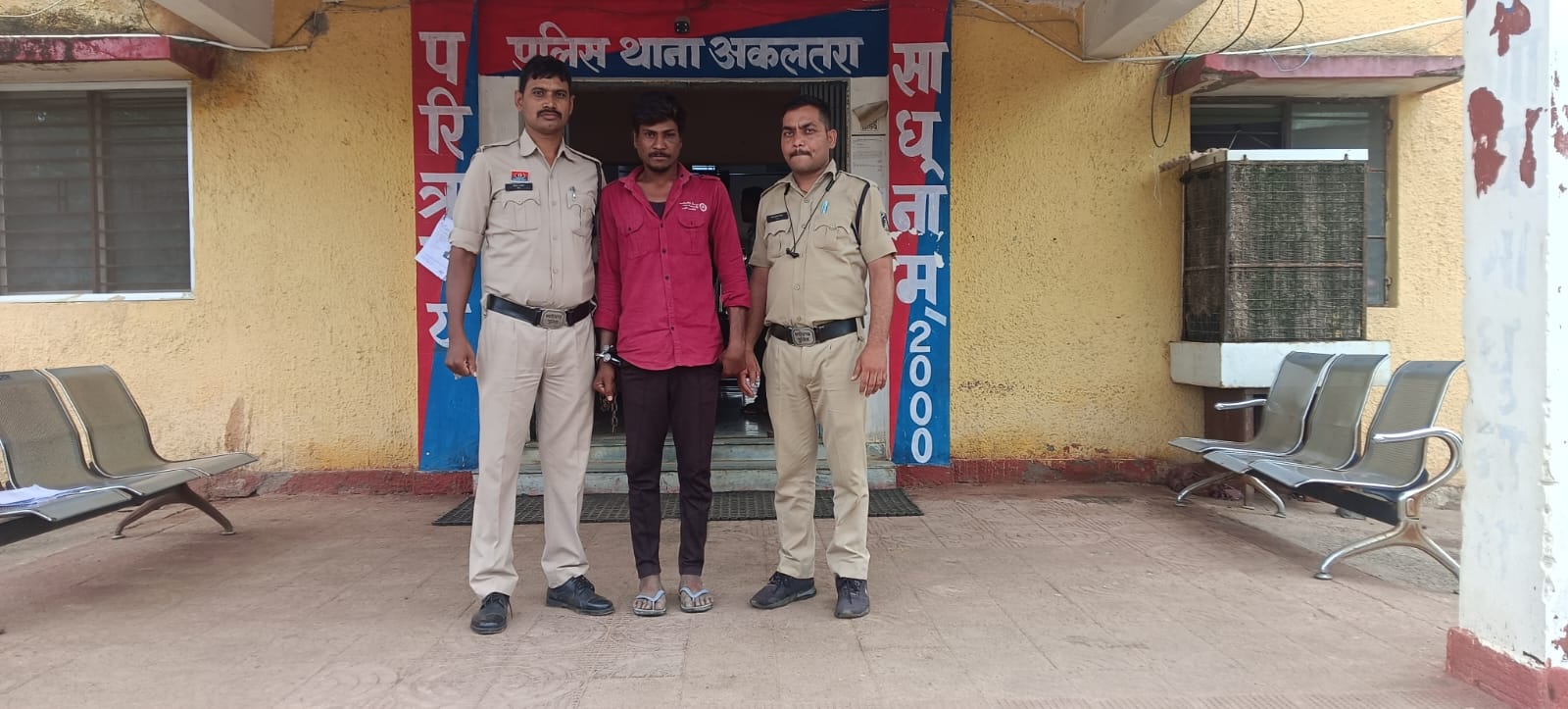 घर में घुसकर महिला से अश्लील हरकत और धमकी देने वाला आरोपी गिरफ्तार