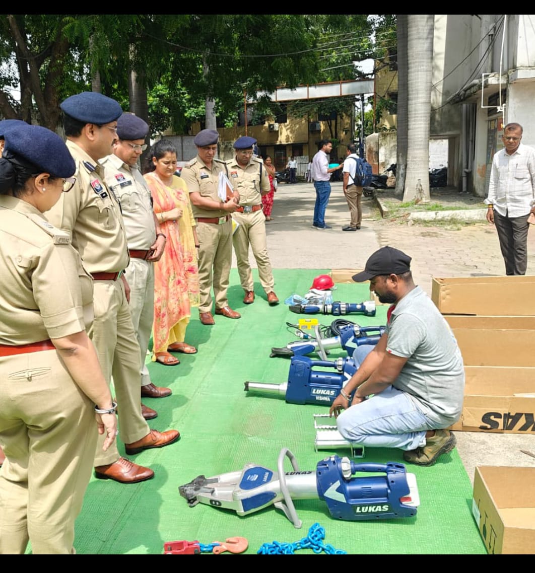 सड़क हादसों में त्वरित रेस्क्यू के लिए बिलासपुर यातायात पुलिस को मिला अत्याधुनिक उपकरणों का प्रशिक्षण