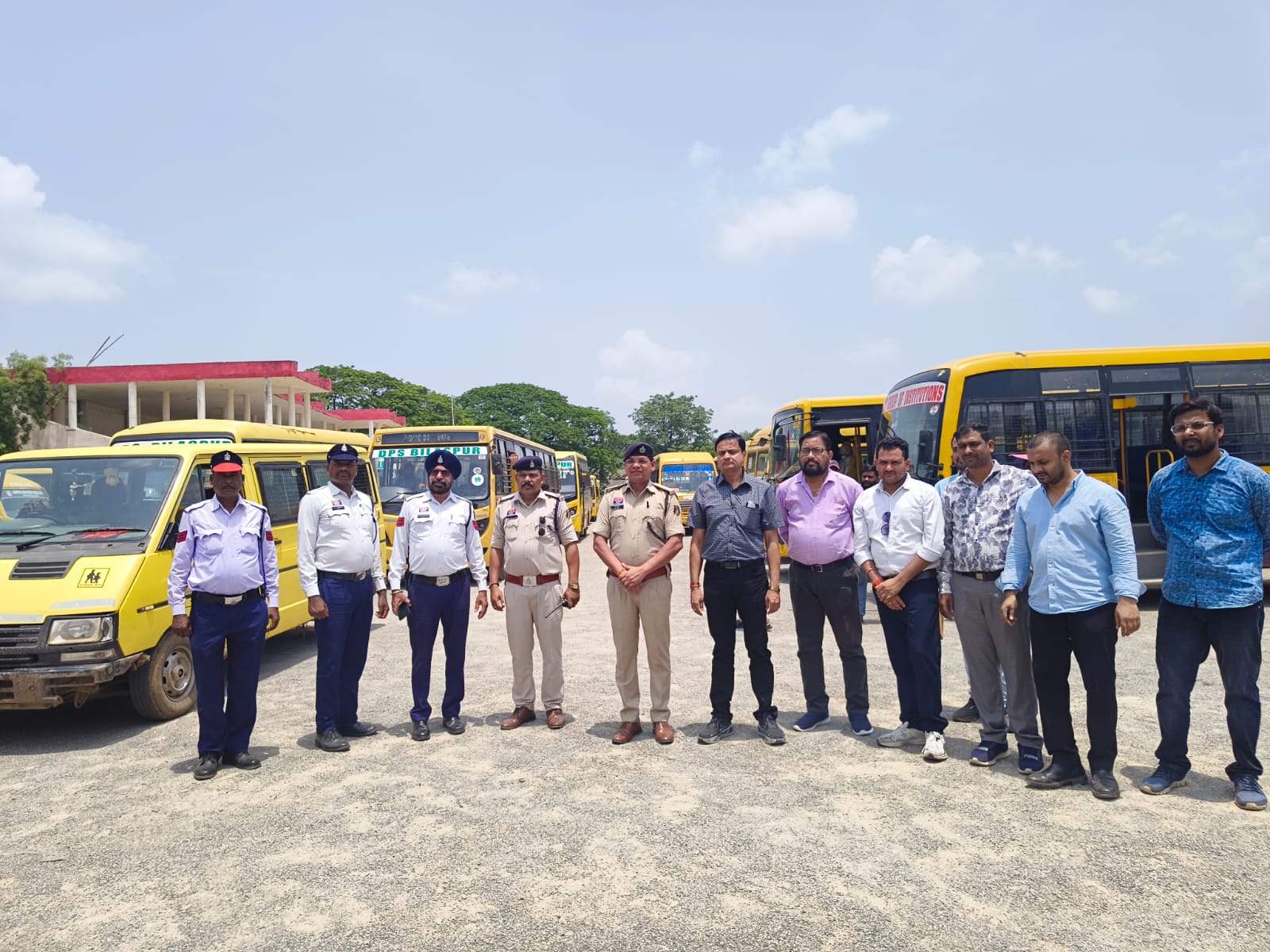 बिलासपुर में 200 से अधिक स्कूल बसों की जांच, सुरक्षा मानकों का पालन नहीं करने पर परमिट निरस्त करने की चेतावनी