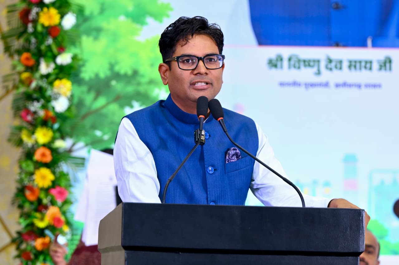 उद्योगों के साथ पर्यावरण संरक्षण की नई साझेदारी: आवास एवं पर्यावरण मंत्री श्री ओ.पी. चौधरी