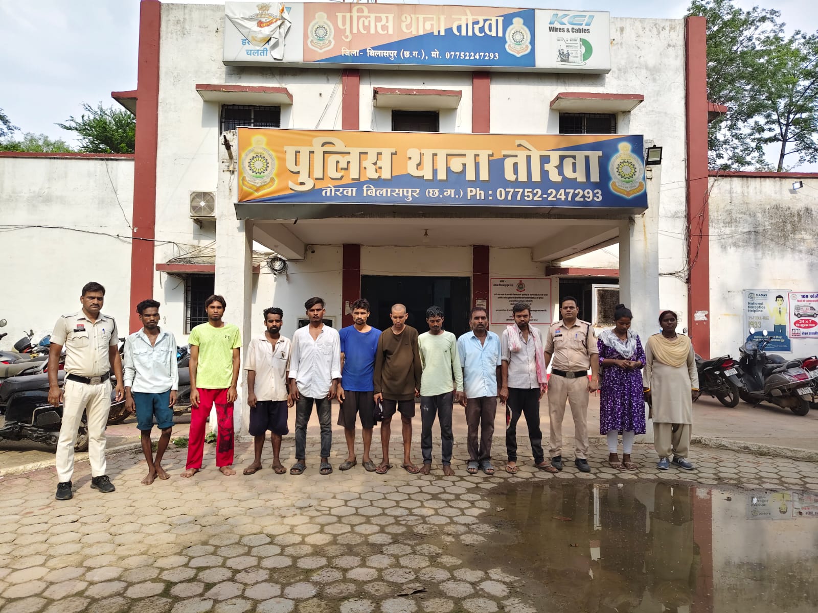 तोरवा पुलिस का विशेष अभियान, 10 फरार वारंटी गिरफ्तार, 12 गिरफ्तारी वारंट तामील
