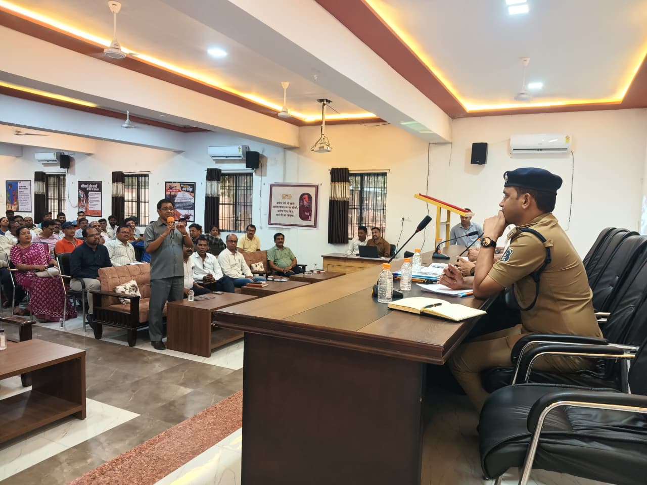 सड़क सुरक्षा को लेकर स्कूल प्राचार्यों की बैठक, हर शनिवार होगी 'यातायात की पाठशाला'