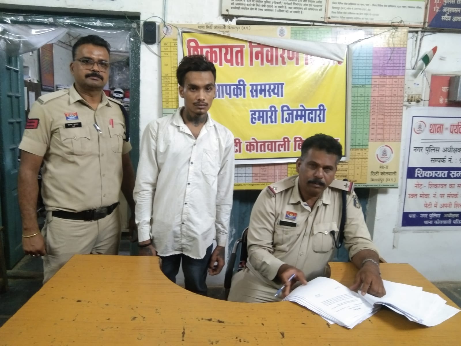 अरपा नदी किनारे नशीली गोलियां बेचते युवक को पुलिस ने दबोचा, 49 नाइट्राजेपाम टैबलेट जब्त