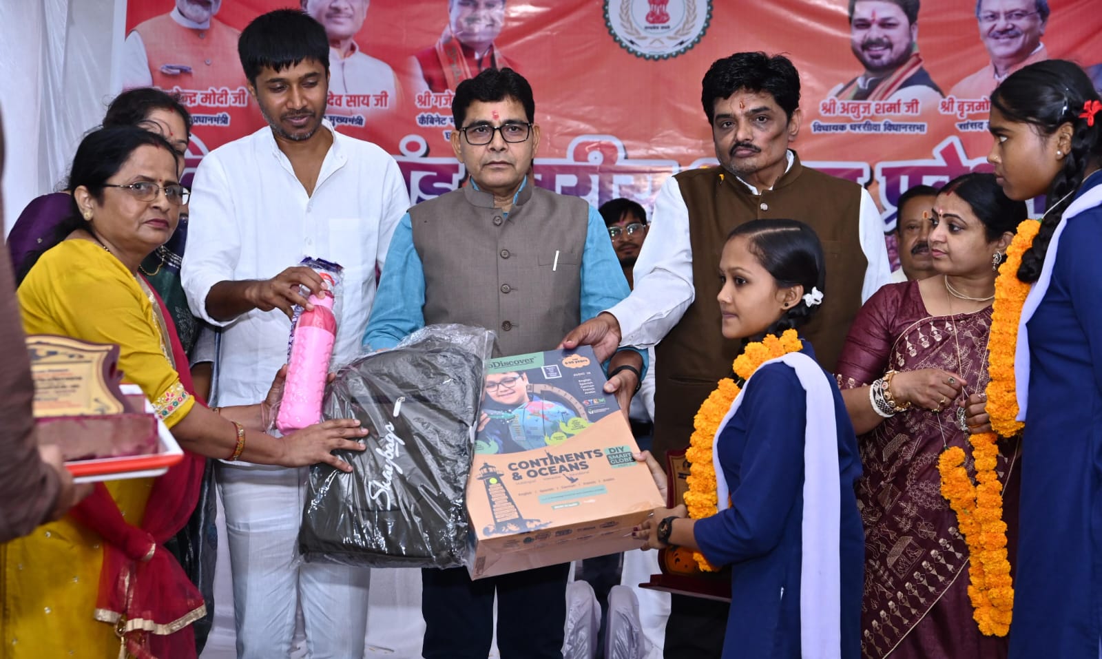 शिक्षा के साथ संस्कारों का समावेश ही समृद्ध छत्तीसगढ़ की नींव - राजस्व मंत्री श्री टंक राम वर्मा