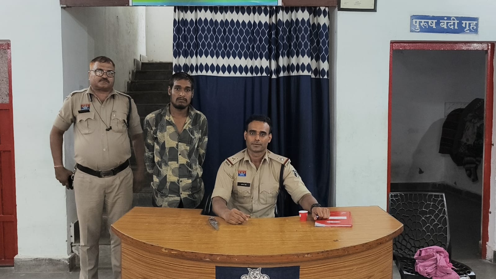 कलमीटार रोड पर चाकू लहराकर राहगीरों को धमकाने वाला बदमाश गिरफ्तार, आर्म्स एक्ट के तहत कार्रवाई