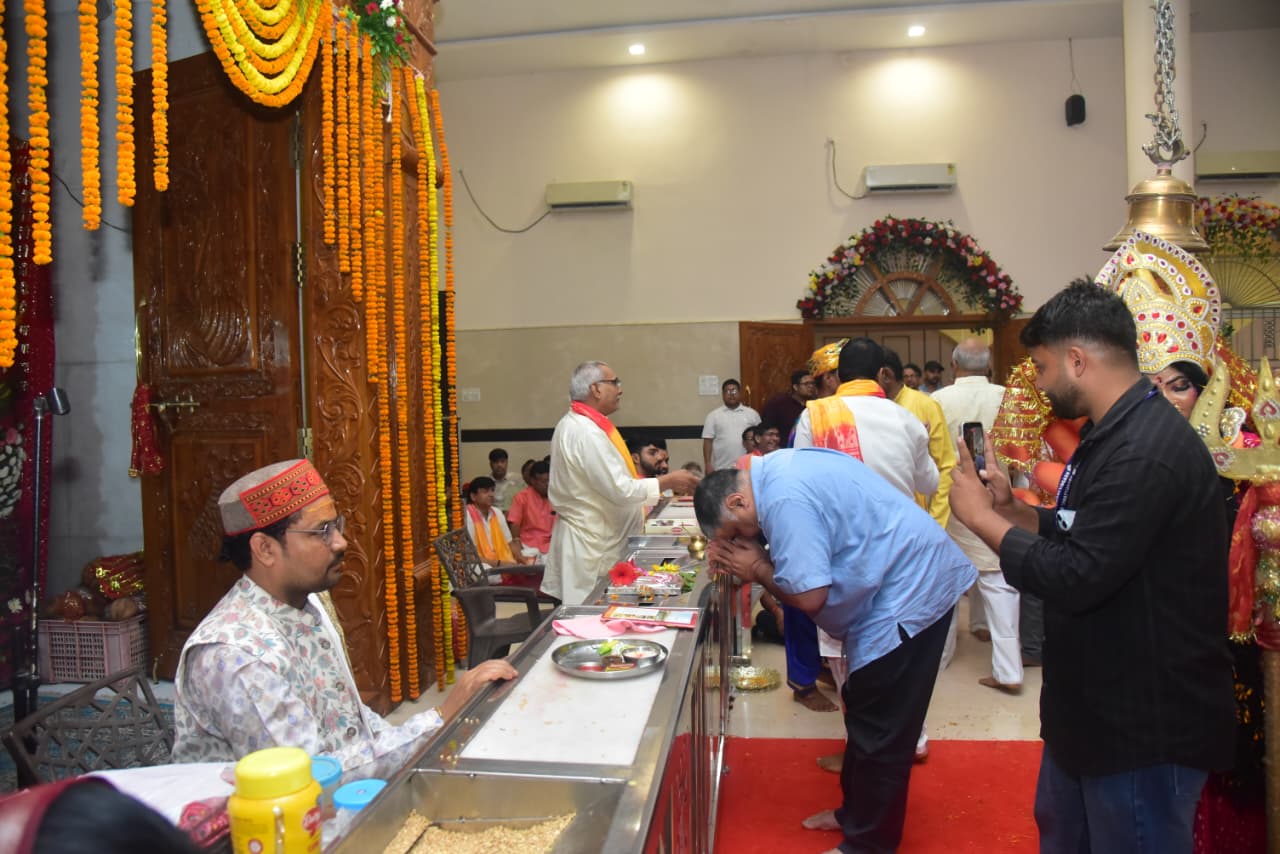 माँ बनभौरी धाम में नतमस्तक हुए पर्यटन एवं संस्कृति मंत्री राजेश अग्रवाल, प्रदेश की सुख-समृद्धि और खुशहाली की कामना की