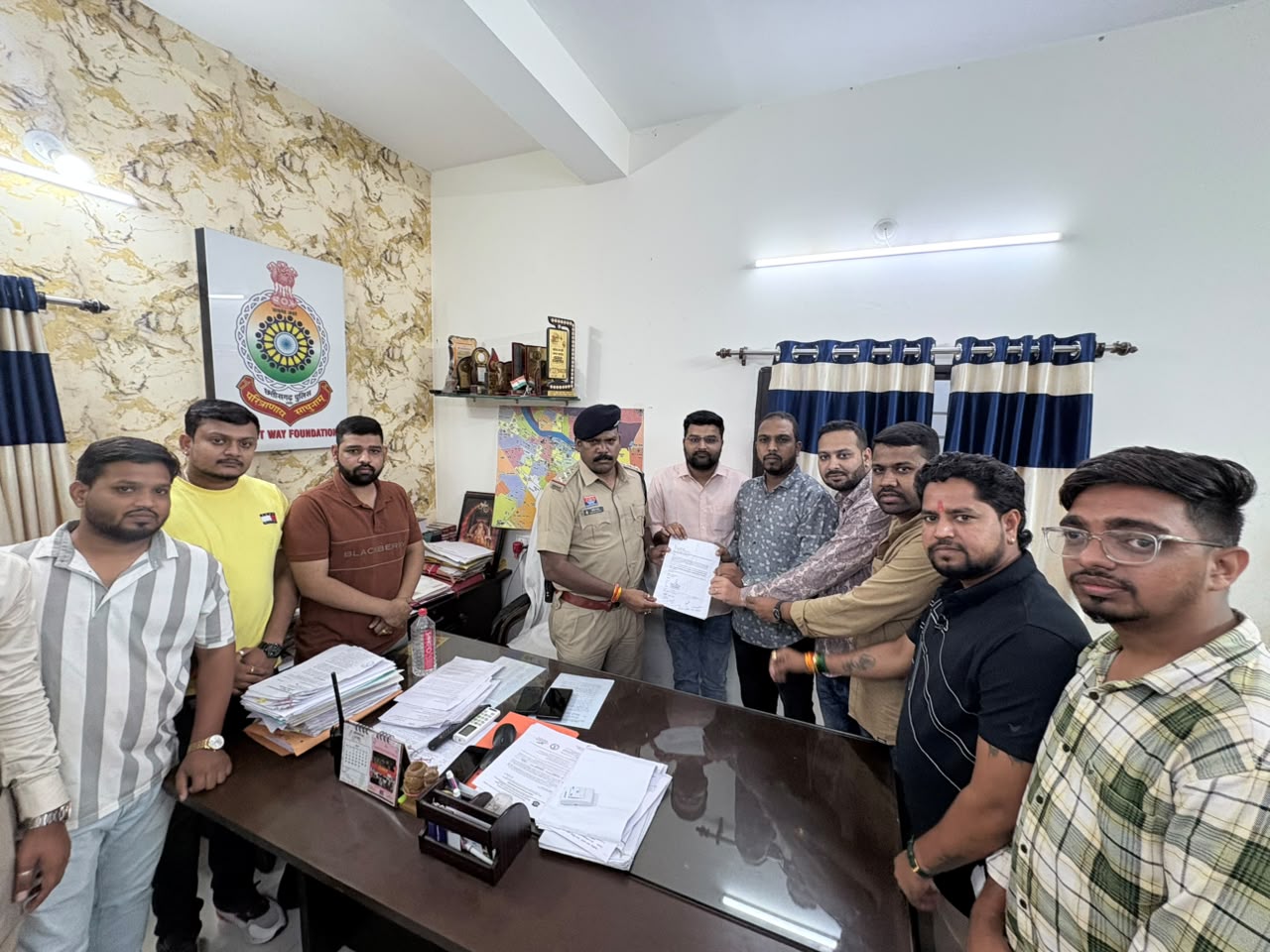 महिलाओं के सम्मान के विरुद्ध आपत्तिजनक टिप्पणी को लेकर भाजयुमो ने सिविल लाइन थाने में दिया आवेदन