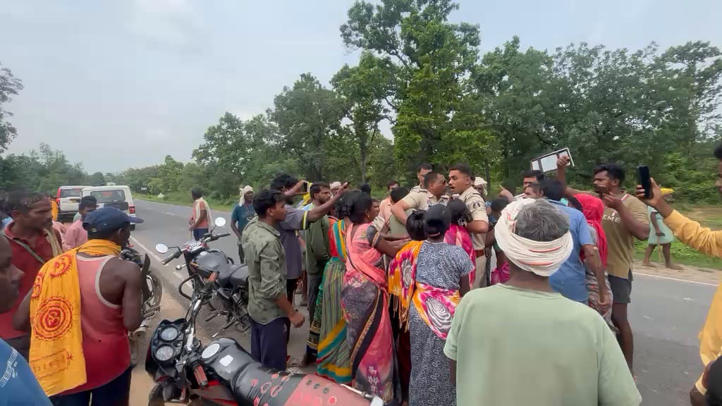 SECL की प्रस्तावित माइंस का विरोध हुआ उग्र, ग्रामीणों और पुलिस के बीच हिंसक झड़प, SDOP सहित कई पुलिसकर्मी घायल,,,,