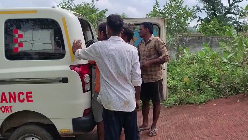 खेत में करंट की चपेट में आने से एक ही परिवार के तीन लोगों की मौत, गांव में पसरा मातम