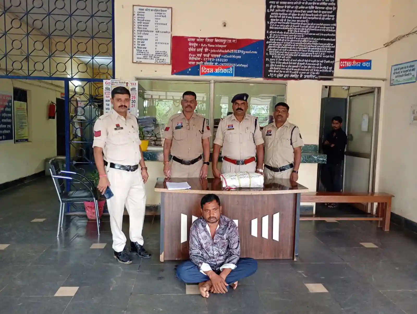 एक किलो गांजा के साथ आरोपी गिरफ्तार, 50 हजार रुपये का मादक पदार्थ जब्त कोटा पुलिस की नशे के खिलाफ कार्रवाई, आरोपी को न्यायिक रिमांड पर भेजा