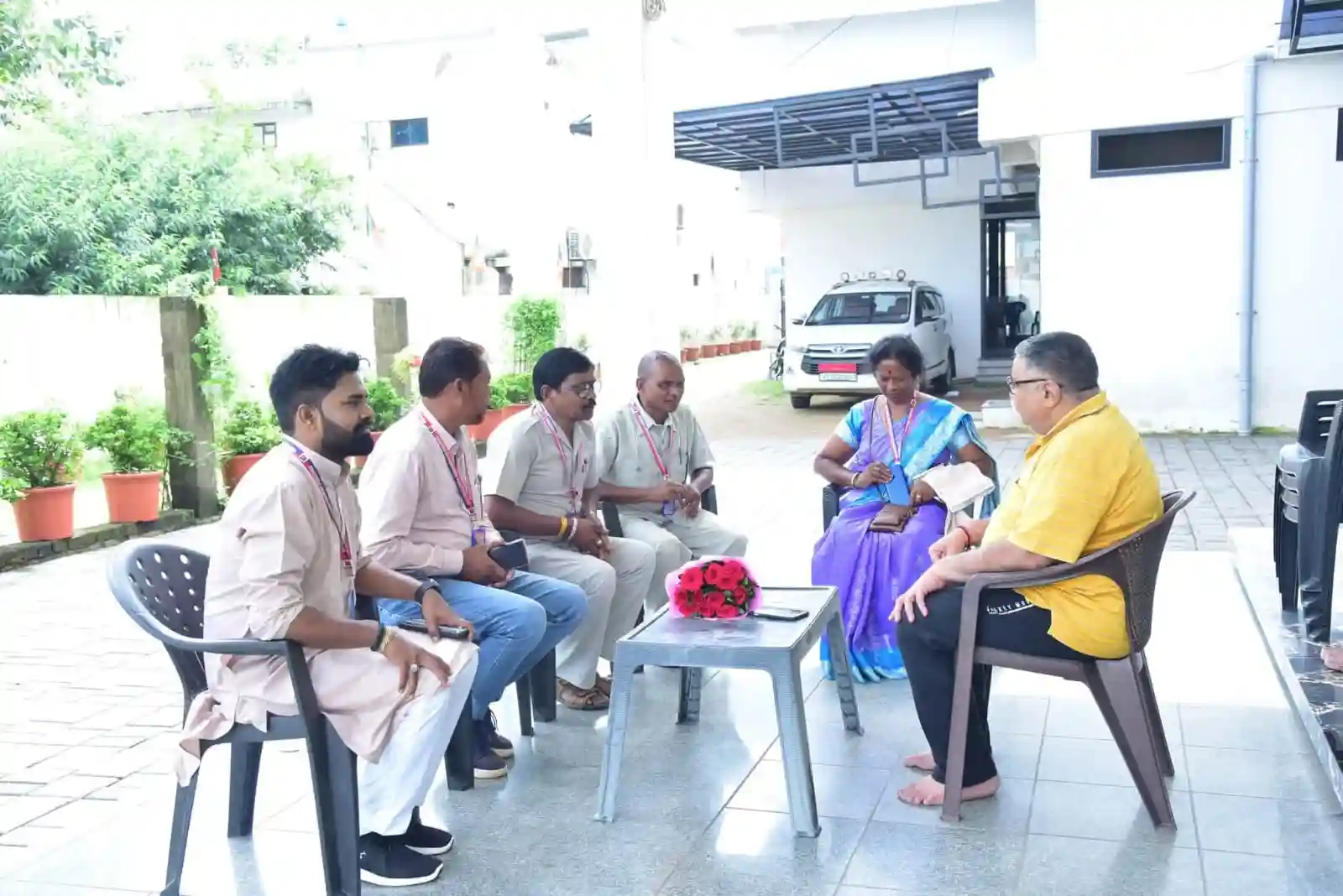 क्षेत्रवासियों की समस्याओं का त्वरित समाधान हमारी प्राथमिकता: कैबिनेट मंत्री राजेश अग्रवाल,,,  निज निवास लखनपुर में लोगों से की मुलाकात, समस्याएं सुनकर संबंधित अधिकारियों को दिए आवश्यक दिशा-निर्देश,,,,,