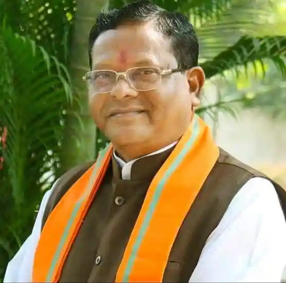 वृक्षारोपण कर पर्यावरण संरक्षण का दिया संदेश, रामसेवक पैकरा ने चेन्द्रा स्थित गृह निवास में किया पौधारोपण, हरियाली बढ़ाने का किया आह्वान,,,