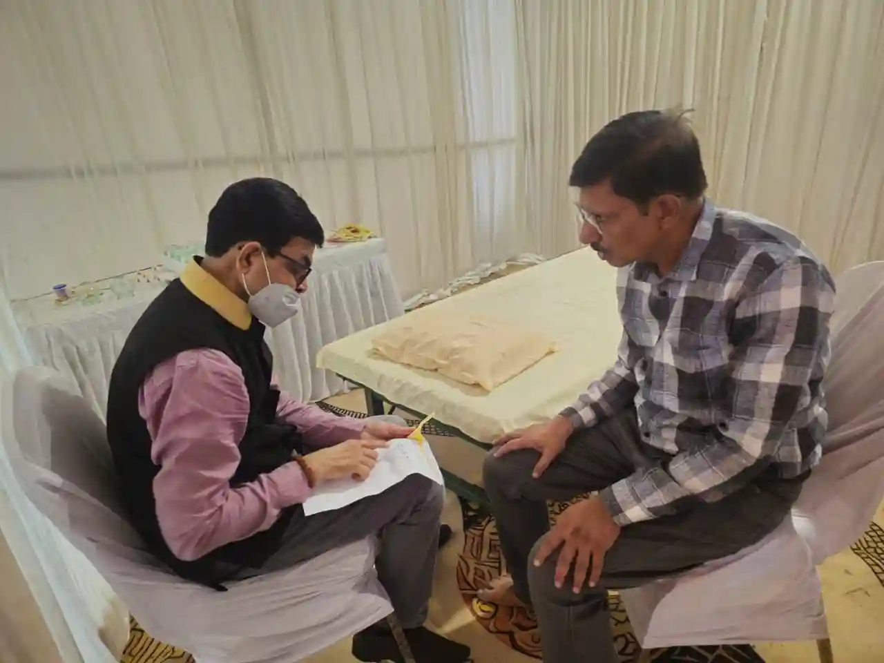 आयुर्वेदिक न्यूरोथेरेपी के जनक वैद्य मनोज शर्मा की 60 सदस्यीय टीम के मेगा कैंप का शुभारंभ