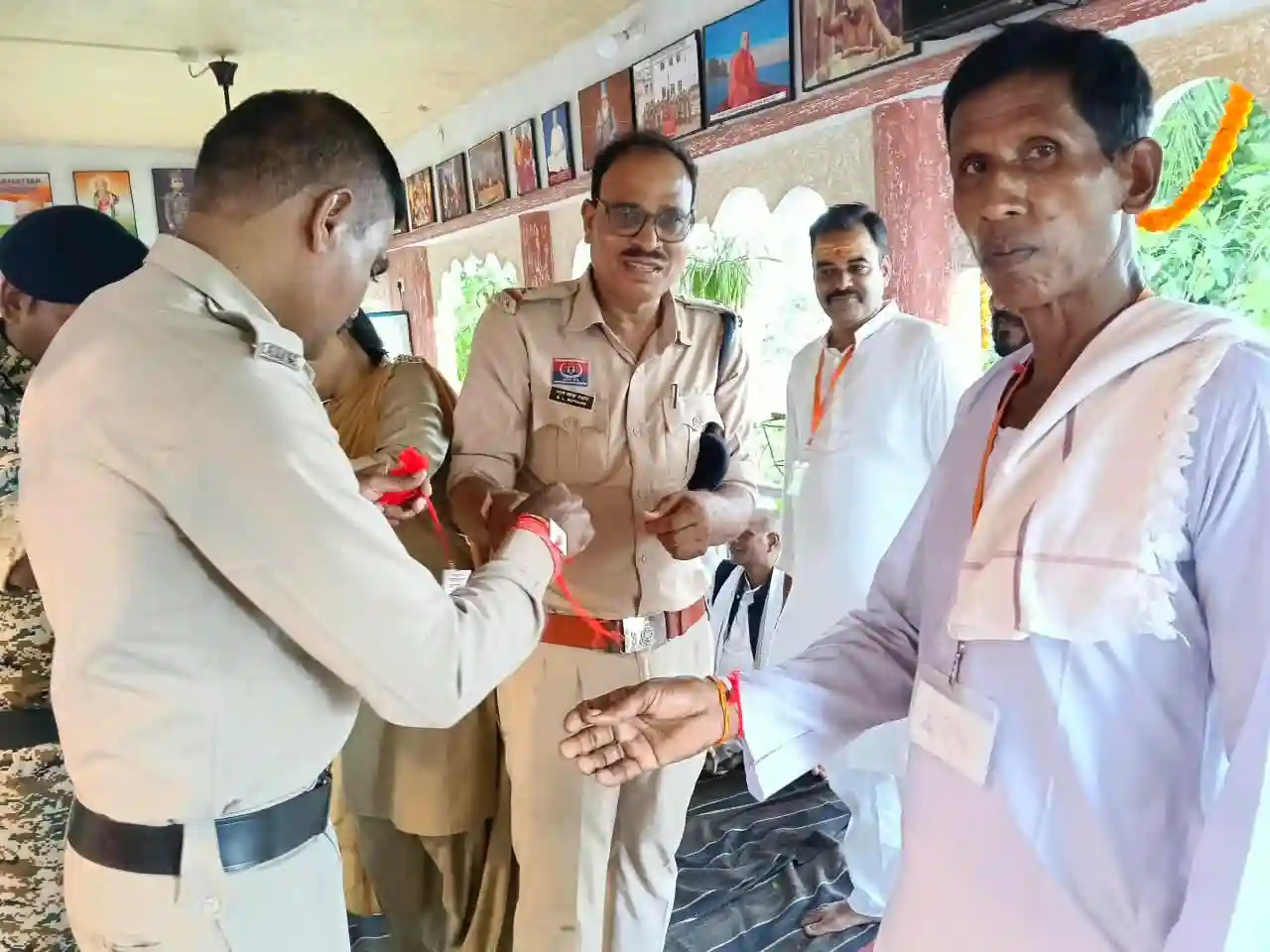 राखी पर बिलासपुर पुलिस ने बांधा साइबर जागृति रक्षा सूत्र, दो दिन में 1.85 लाख नागरिकों को किया जागरूक