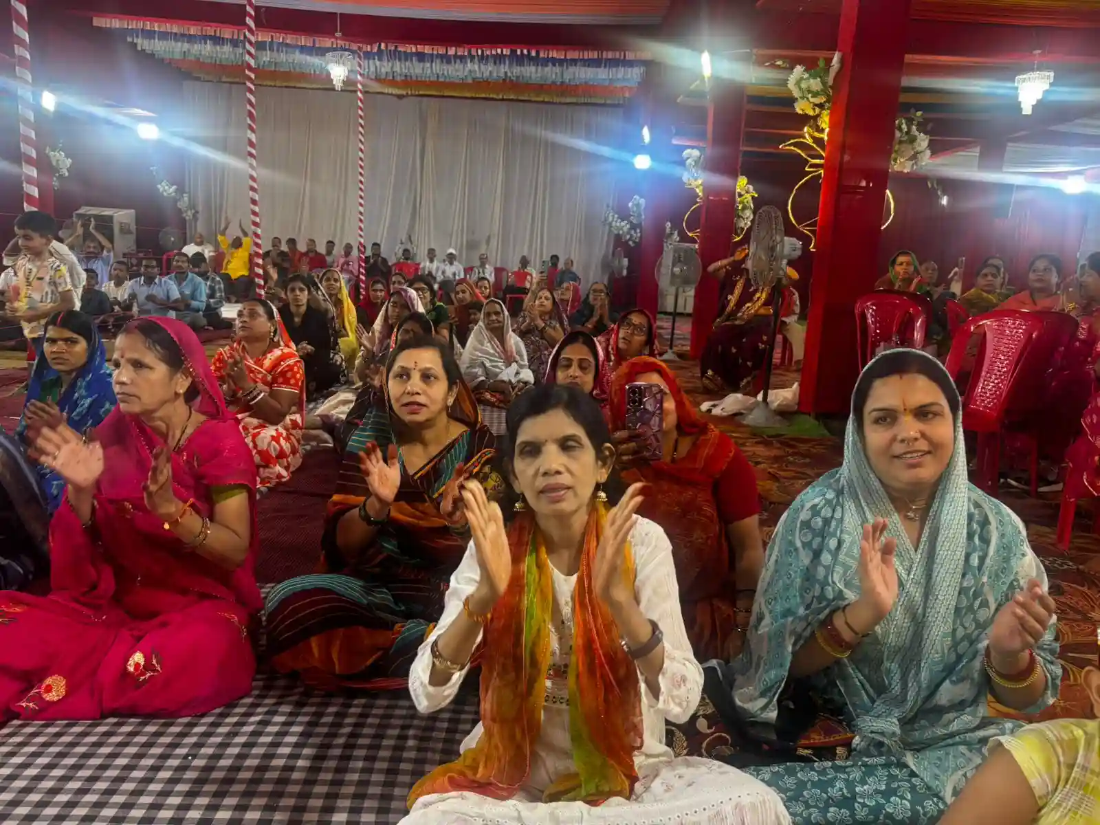 गौसेवा धाम में गौकथा के दूसरे दिन उमड़ी गौभक्तों की भीड़, गोपाल मणि महाराज बोले—गाय को अनुदान नहीं, सम्मान और प्रतिष्ठा चाहिए; गौसेवा से जीवन होता है धन्य