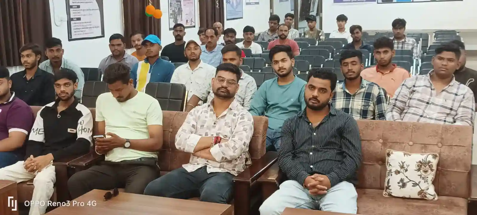 गणेश उत्सव को लेकर पुलिस प्रशासन ने आयोजन समितियों के साथ की बैठक, सुरक्षा, यातायात और सामाजिक सौहार्द बनाए रखने के दिए निर्देश, 100 से अधिक समिति सदस्य हुए शामिल