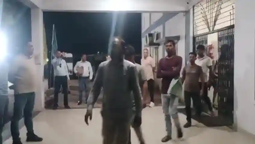 सिरगिट्टी से पकड़े 23 संदिग्धों में 99% के बांग्लादेशी होने का पुलिस का दावा, मुर्शिदाबाद पुलिस से मांगी गई जानकारी, पुष्टि के बाद रायपुर डिटेंशन सेंटर से बांग्लादेश भेजने की तैयारी