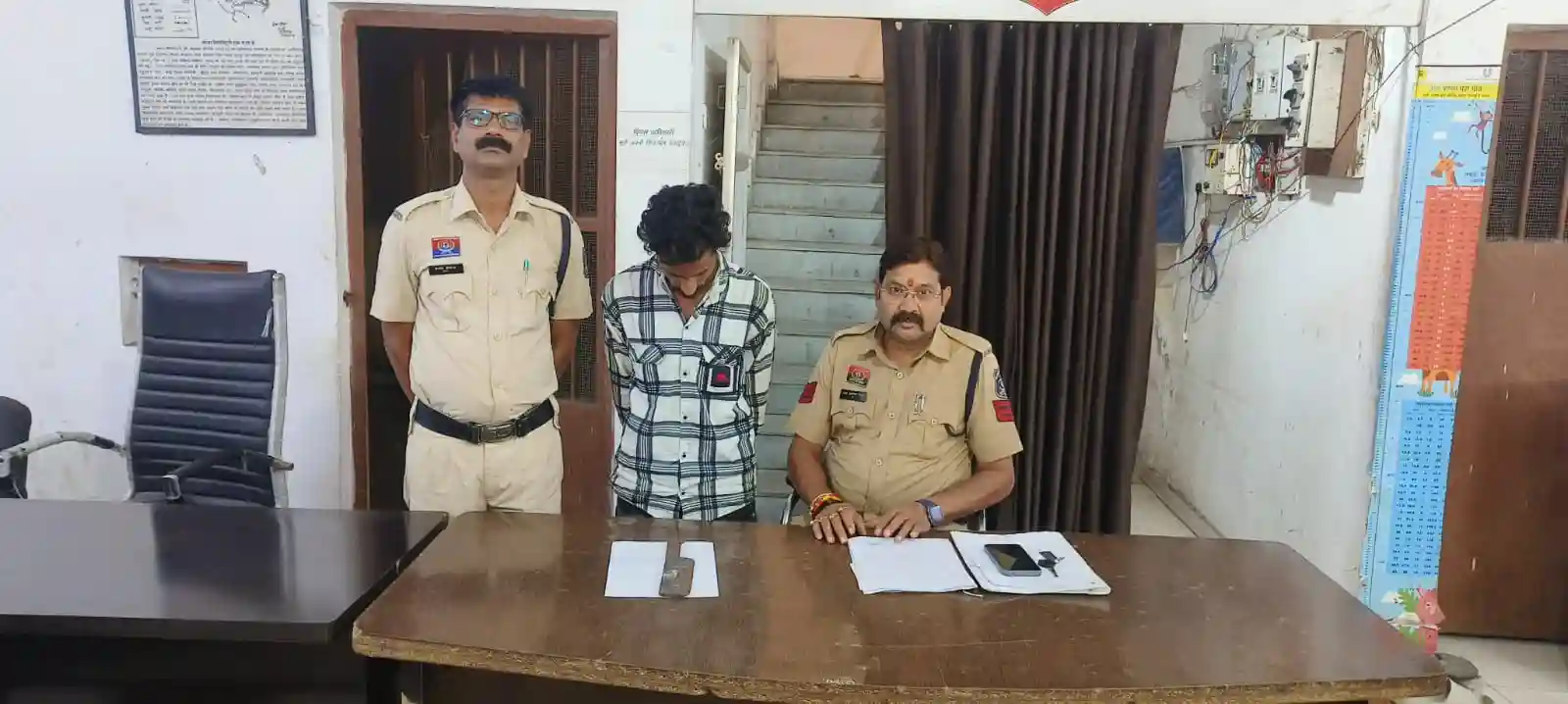 यदुनंदन नगर में चाकू लहराकर लोगों को धमका रहा था युवक, सिरगिट्टी पुलिस ने दबोचा, धारदार चाकू बरामद, आर्म्स एक्ट के तहत कार्रवाई कर भेजा जेल