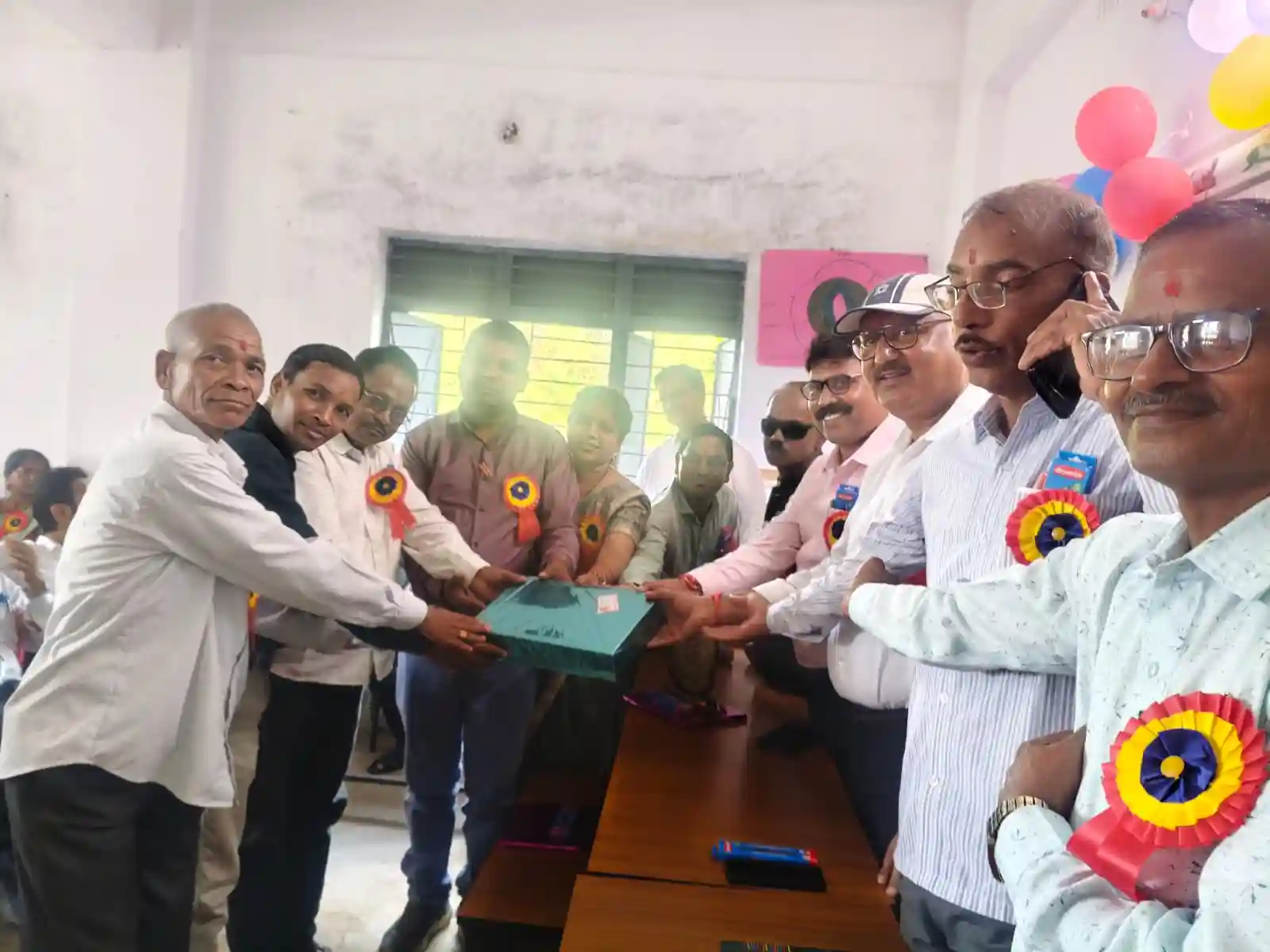 शिक्षक दिवस पर संकुल स्तरीय शिक्षक सम्मान समारोह का हुआ आयोजन, उत्कृष्ट कार्य करने वाले शिक्षक हुए सम्मानित, पदोन्नति एवं स्थानांतरण पर शिक्षकों को दी गई ससम्मान विदाई