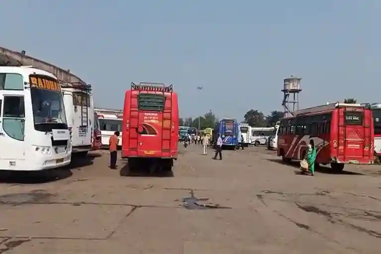 किराया बढ़ाने समेत मांगों को लेकर 22 सितंबर से थमेंगे बसों के पहिए, छत्तीसगढ़ यातायात महासंघ का अनिश्चितकालीन महाबंद का ऐलान, बिलासपुर संभाग में 300 से अधिक बसें प्रभावित होने का दावा