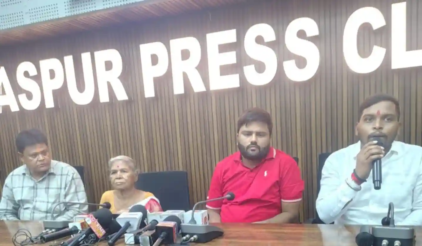 जमीन विवाद में मारपीट, चंदे का आरोप लगाकर बदनाम करने का दावा, आस्था गणेशोत्सव समिति ने कैट-चेंबर के आरोपों को नकारा, कहा- पेड़ काटने और जमीन के विवाद को दबाने चंदे का रंग दिया गया