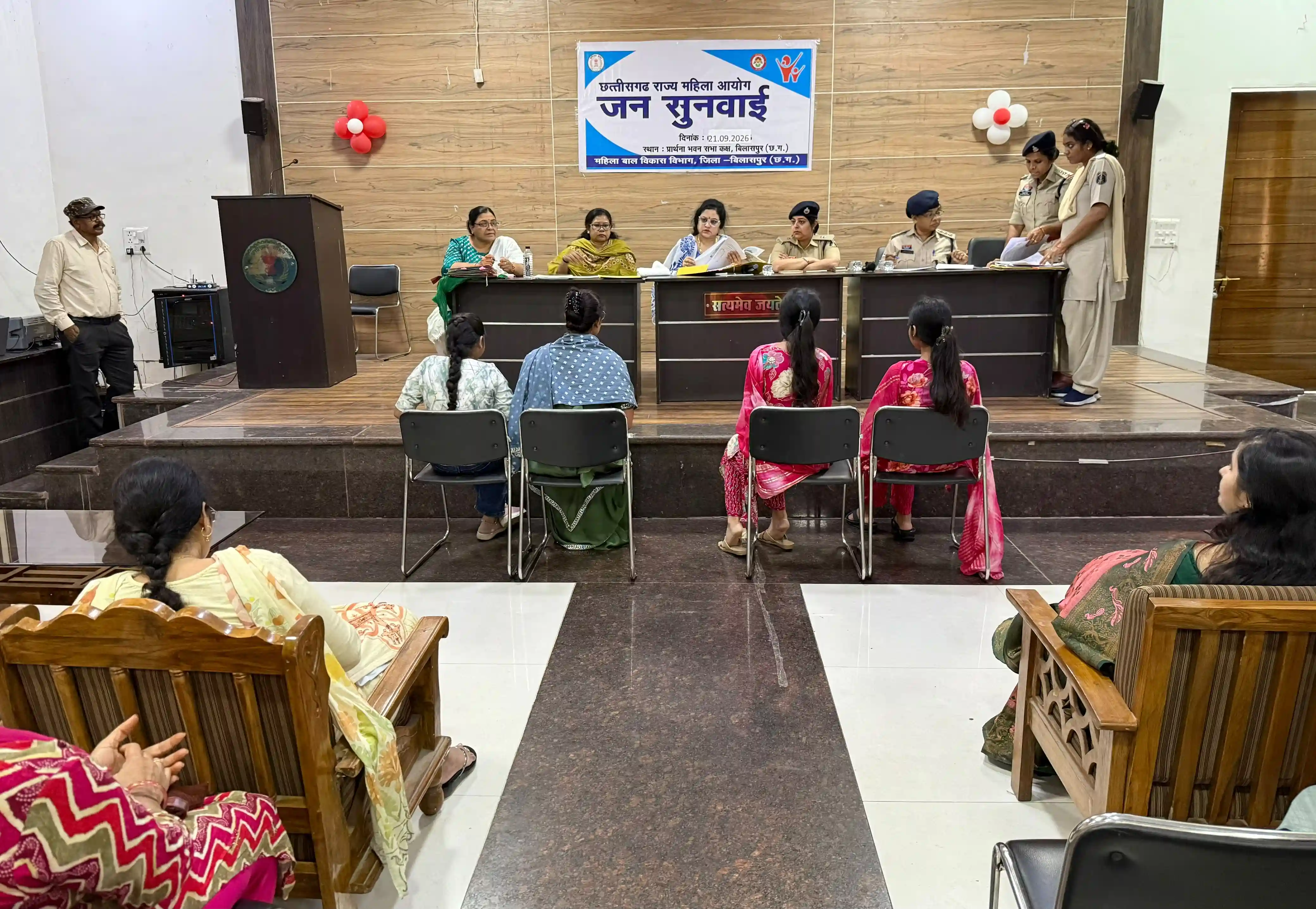 राज्य महिला आयोग ने सुनी महिलाओं की शिकायतें, 13 मामलों पर हुई सुनवाई