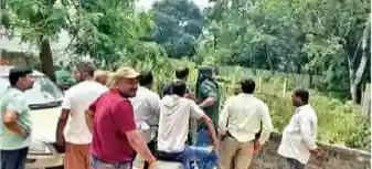कंचन विहार में 25 फीट रास्ते को लेकर विवाद, राजस्व टीम ने की नापजोख, प्लॉट मालिक सत्यप्रकाश ठाकुर ने विशाल जायसवाल समेत कई लोगों पर रास्ता रोकने और दबाव बनाने के लगाए आरोप, लेआउट में सड़क होने का दावा