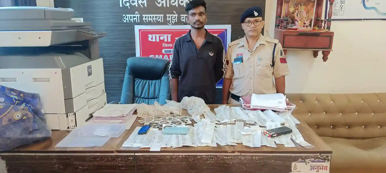 निर्माणाधीन मकान में चोरी का खुलासा, आर्टिफिशियल ज्वेलरी और मोबाइल समेत आरोपी गिरफ्तार