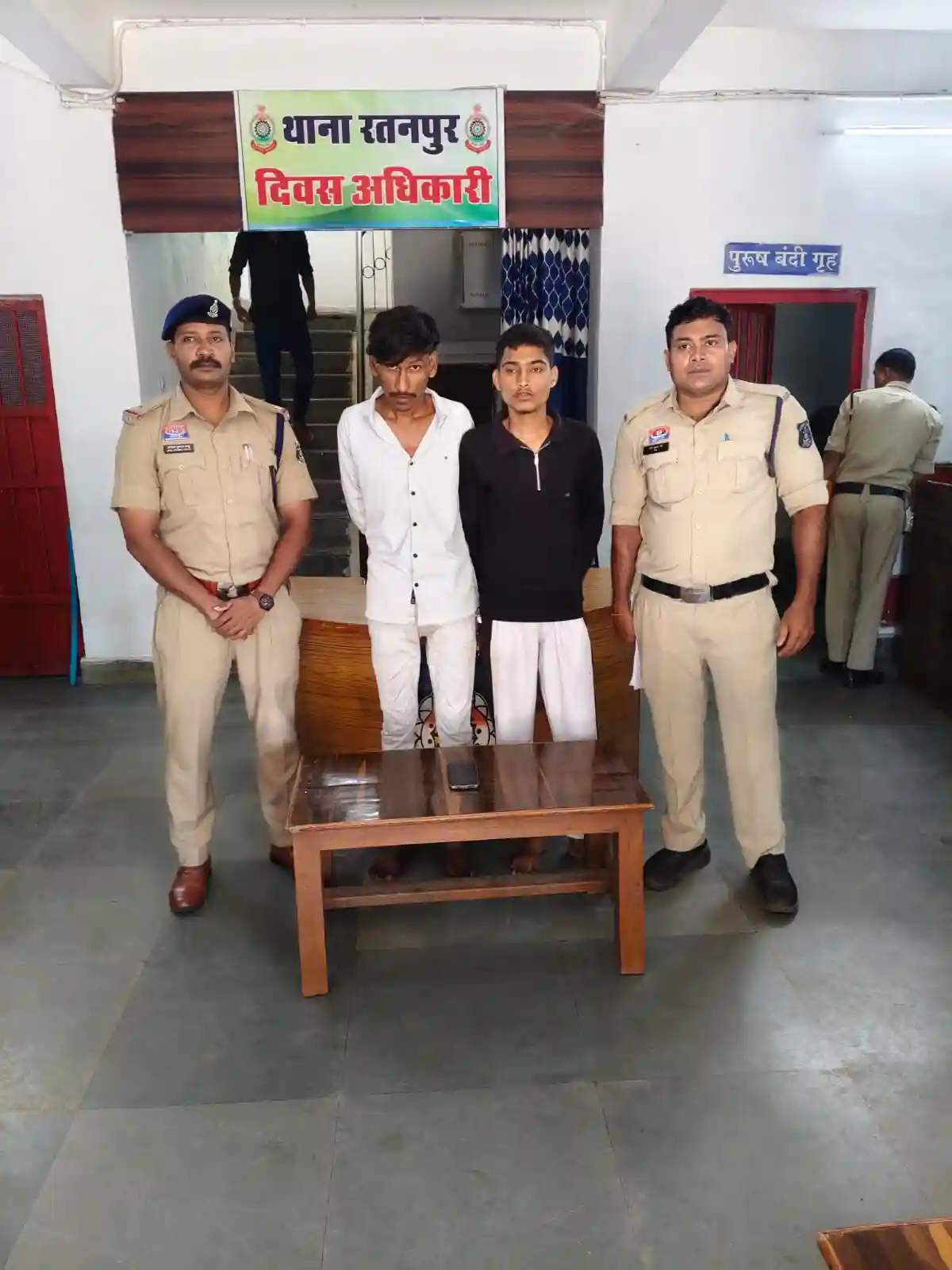घर में घुसकर मोबाइल चोरी करने वाले दो आरोपी गिरफ्तार, 11 हजार का फोन बरामद
