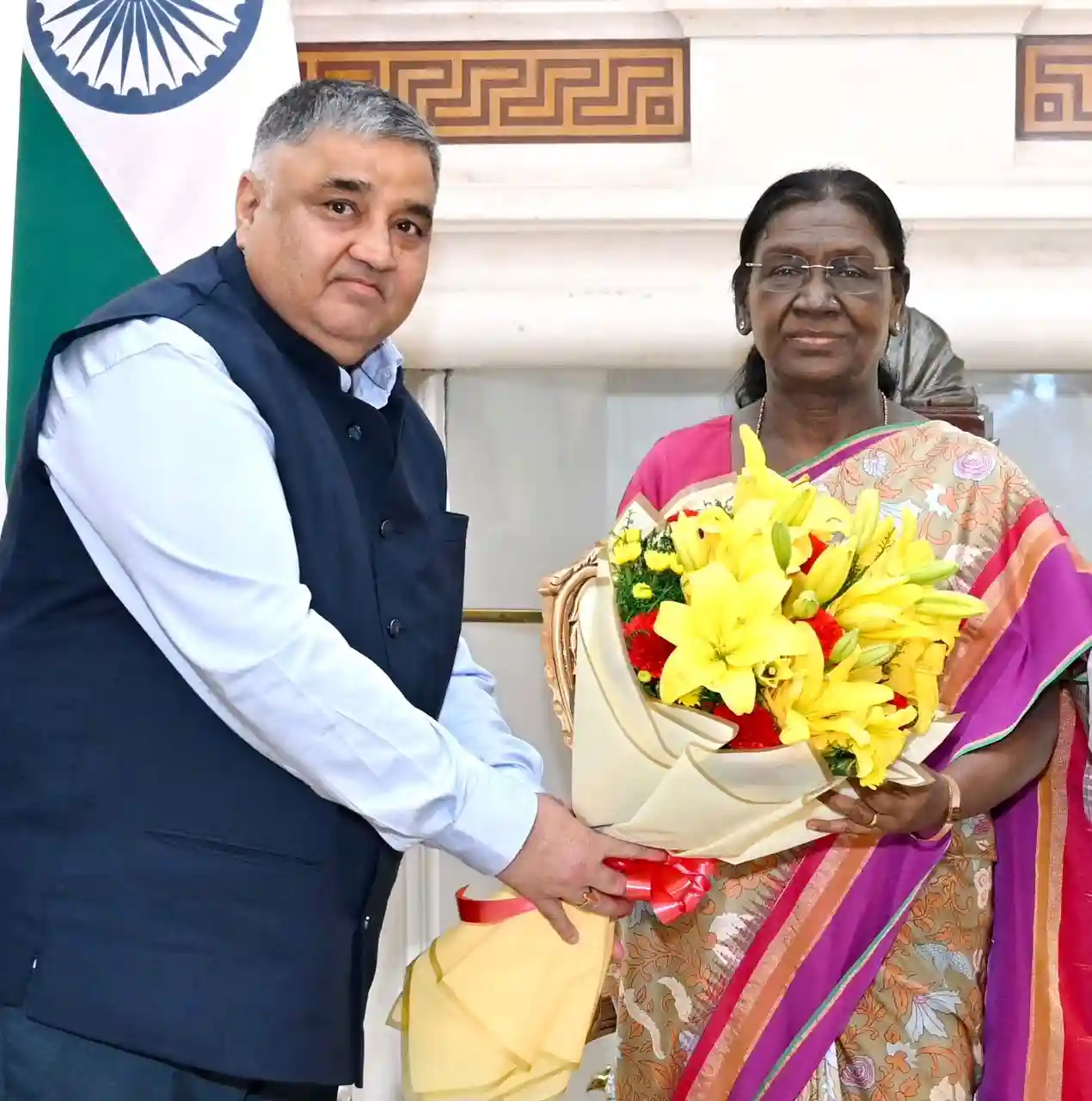 मुख्यमंत्री विष्णु देव साय के निमंत्रण पर राष्ट्रपति ने स्वीकार किया बस्तर दशहरा के मुरिया दरबार में शामिल होने का आमंत्रण