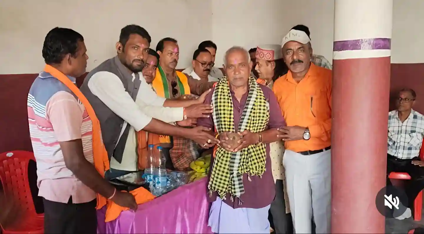27 बुजुर्गों का शाल-श्रीफल से सम्मान, लिया आशीर्वाद