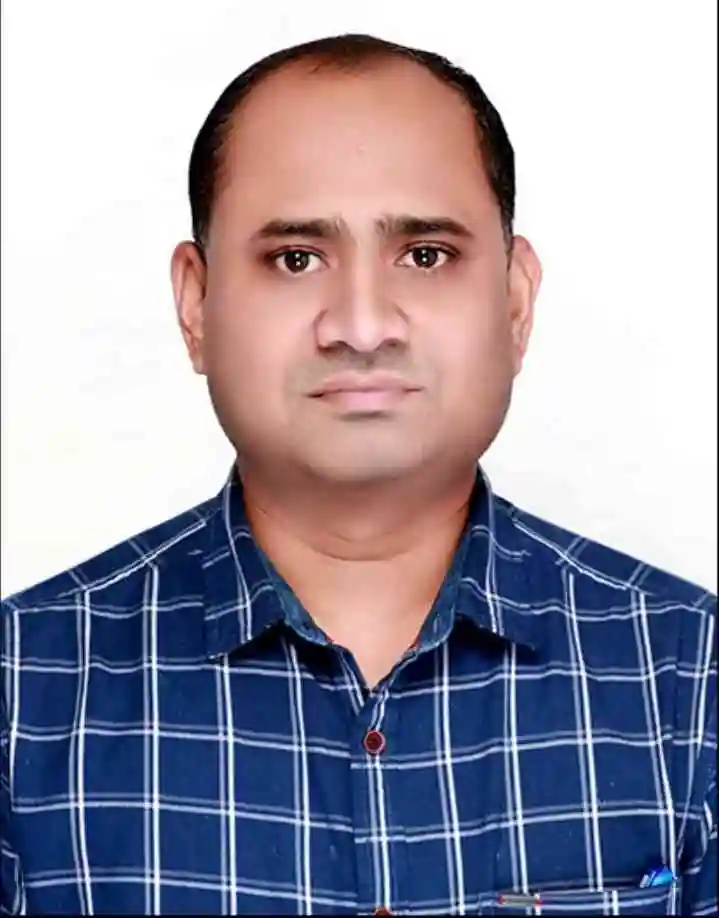 शिक्षक अमित कुमार नामदेव की तत्परता और जागरूकता से अचेत हुए परीक्षार्थी की बची जान
