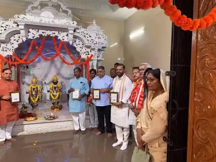 माता कौशल्या के दरबार में पहुंचे मंत्री राजेश अग्रवाल, कर्मवीर सिंह और पवन साय के साथ किया दर्शन-पूजन,,,