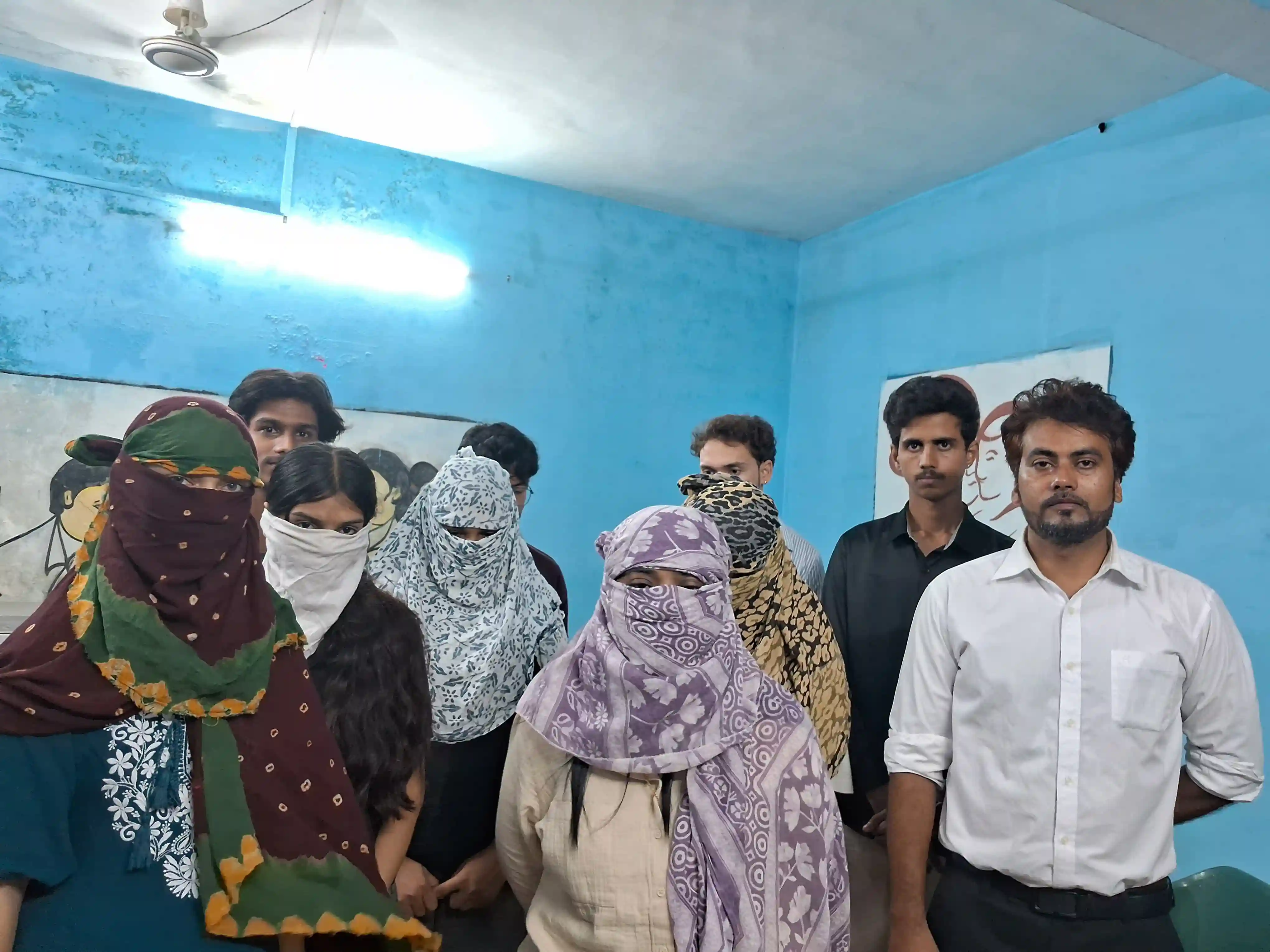 मेकअप-ड्रेस के प्रमोशन के लिए हाईवे पर ‘गुंडी गर्ल्स गैंग’ की रील, पिस्टलनुमा हथियार और सिगरेट के साथ वीडियो वायरल; 9 आरोपी गिरफ्तार