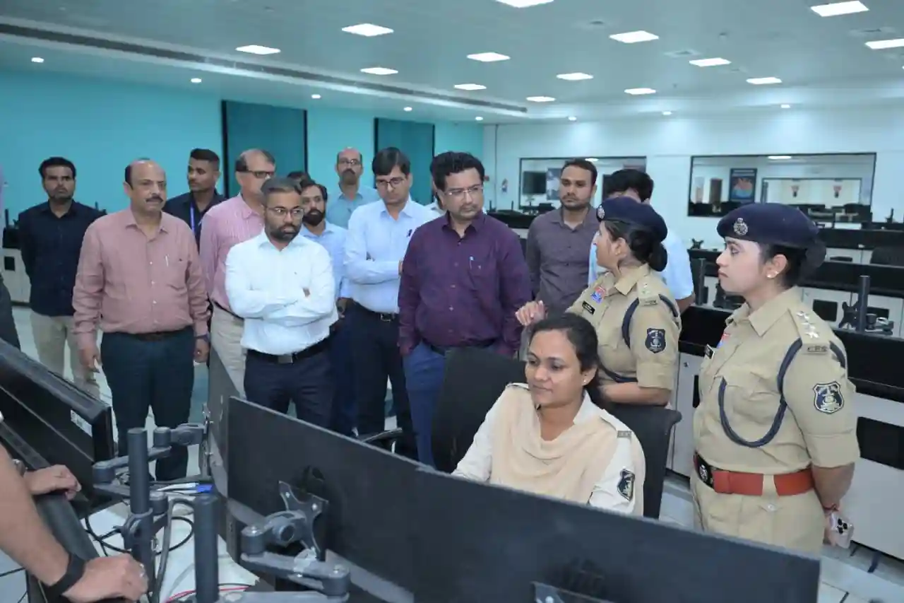 शहर के समग्र विकास और बेहतर प्रबंधन के लिए कार्ययोजना तैयार करने के निर्देश , प्रमुख सचिव श्री सोनमणि बोरा ने किया आईटीएमएस वार रूम का निरीक्षण