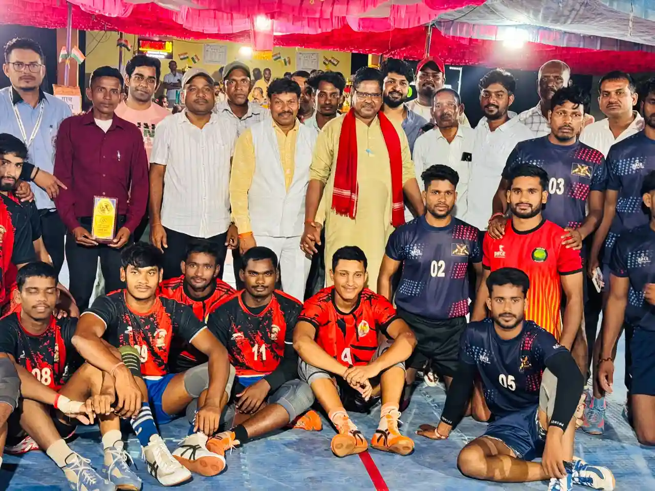 ग्राम कुकुर्दीकेरा में आयोजित कबड्डी प्रतियोगिता में मुख्य अतिथि के तौर पर शामिल हुए चंद्र प्रकाश सूर्या