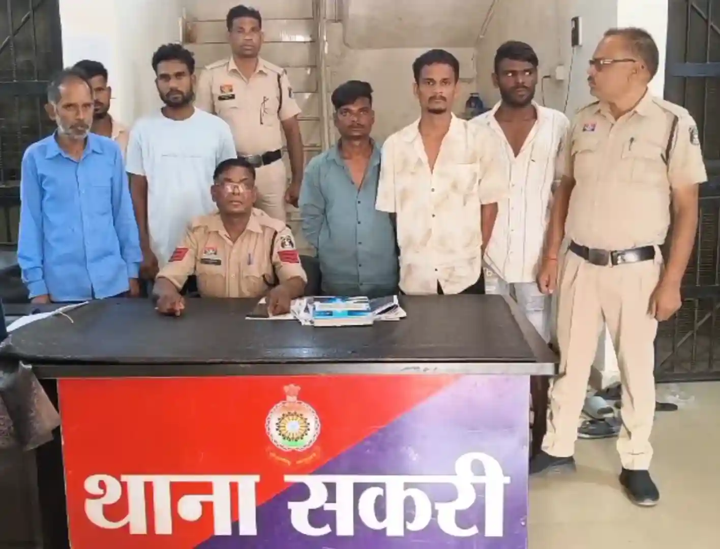 ऑपरेशन बाज के तहत सकरी पुलिस की कार्रवाई, एक दिन में 6 स्थायी वारंटी गिरफ्तार