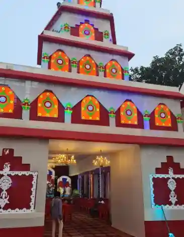 महाषष्ठी से शुरू हुआ बंगाली समाज का दुर्गोत्सव, पंडालों में देवी के बोधन और आमंत्रण की रस्में पूरी; रेलवे क्षेत्र से लेकर शहर तक सजे आकर्षक पंडाल