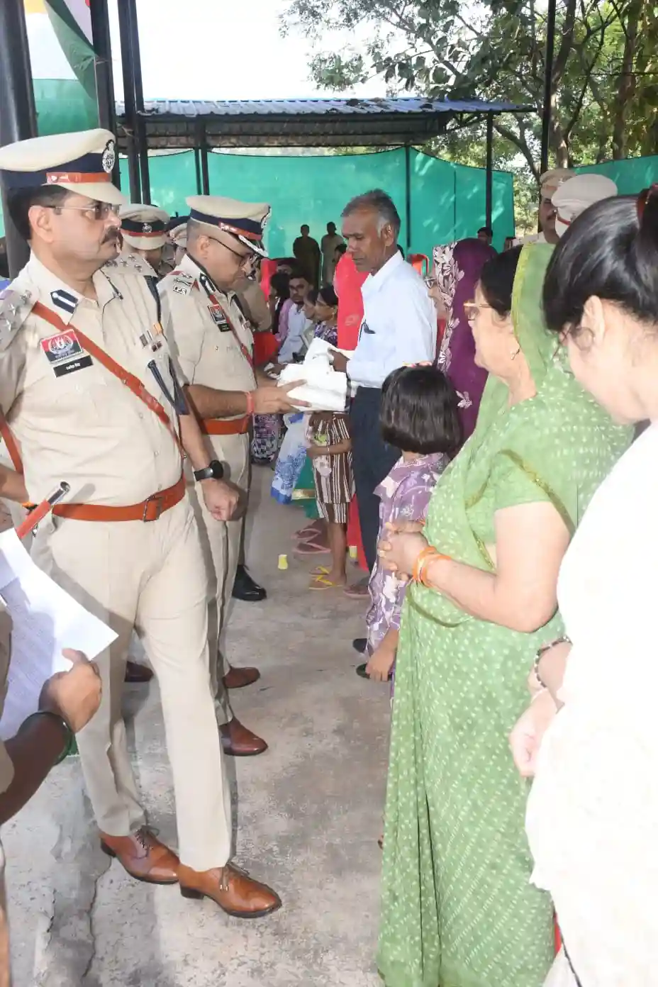 पुलिस स्मृति दिवस पर शहीद जवानों को श्रद्धांजलि, परिजनों का सम्मान