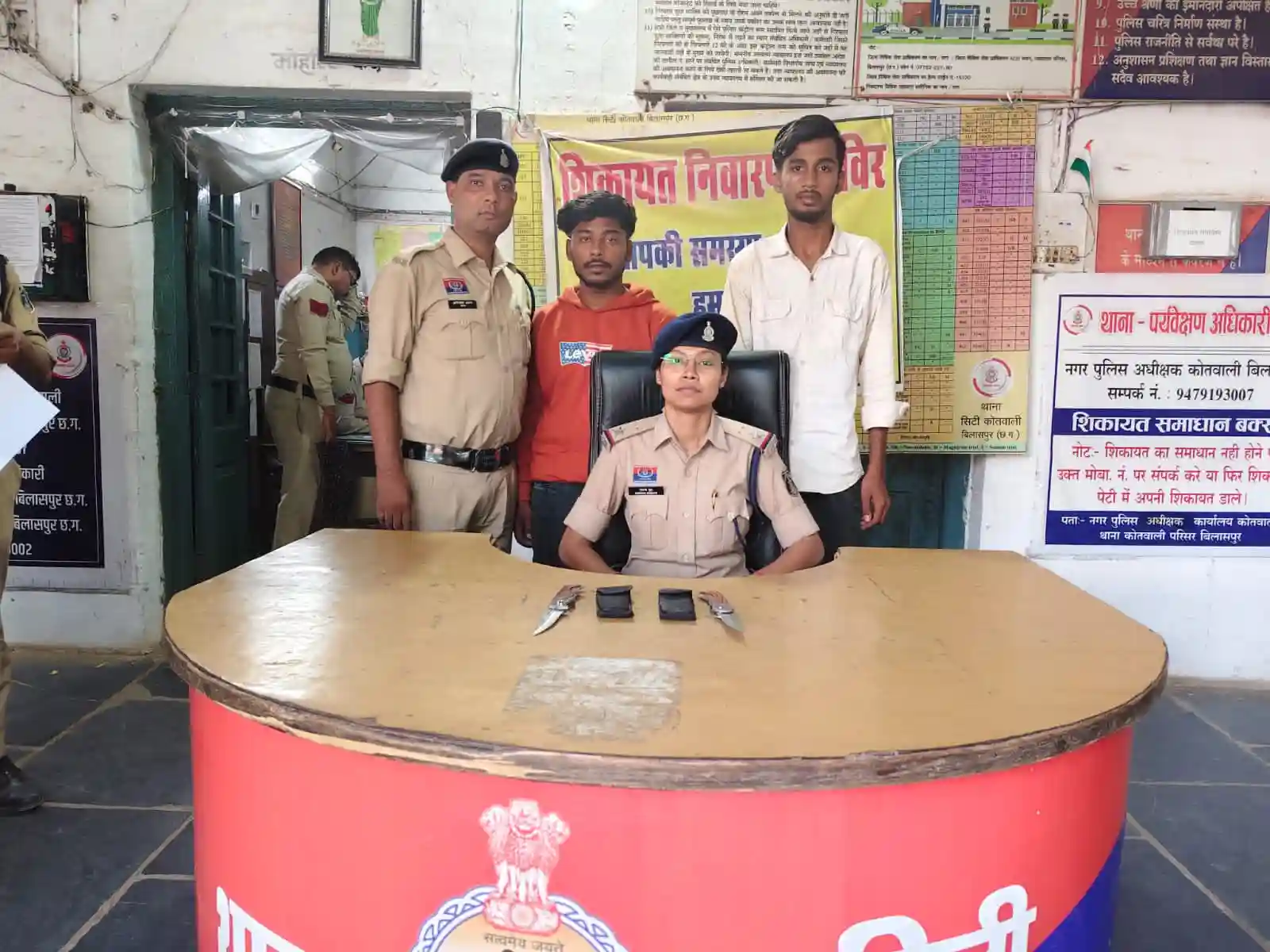 दुर्गा विसर्जन रैली में चाकू लेकर घूम रहे 2 युवक गिरफ्तार, 12 पर प्रतिबंधात्मक कार्रवाई