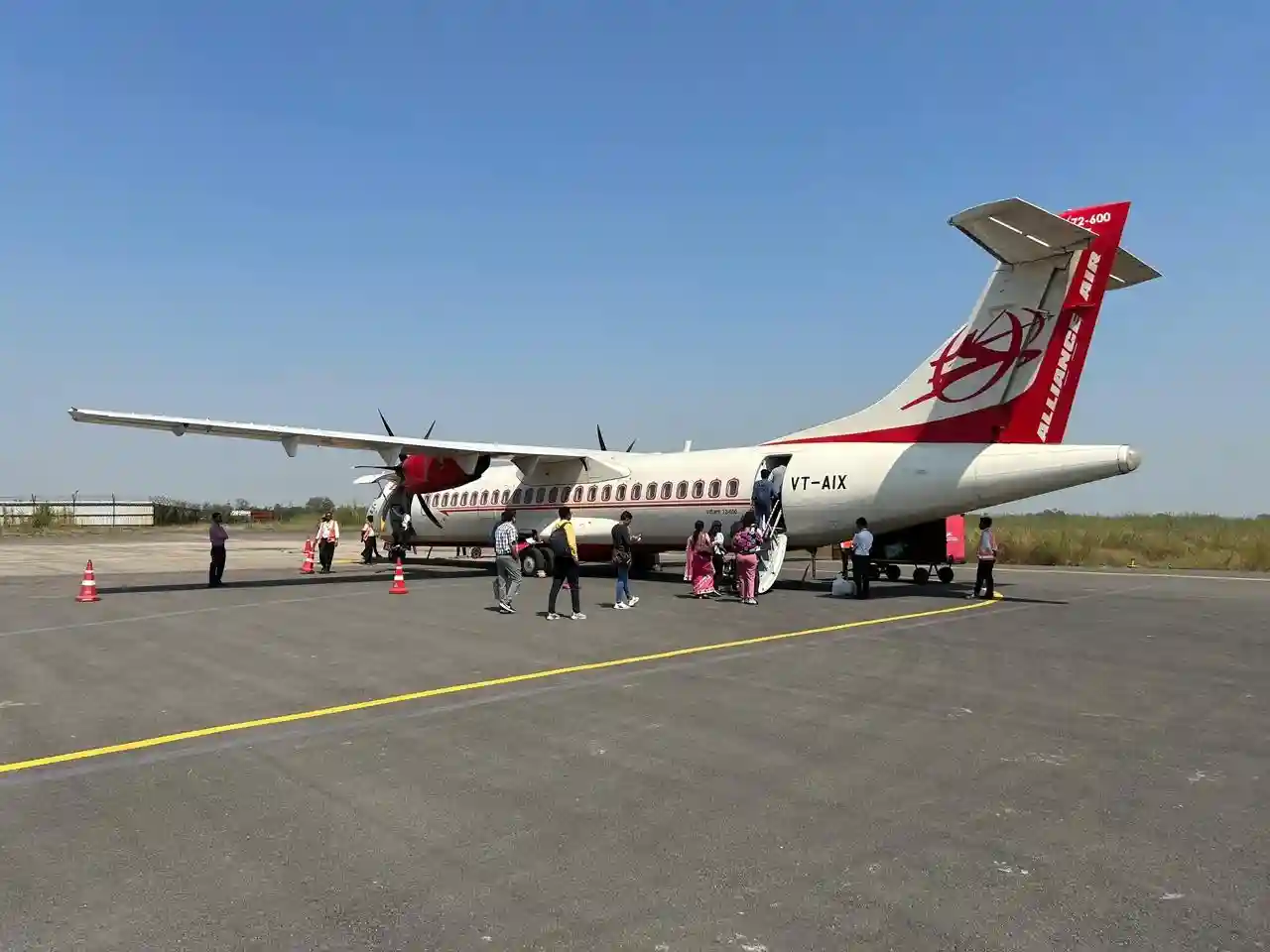 एक माह बाद शुरू हुई कोलकाता फ्लाइट, पहले दिन महज 36 यात्री रवाना