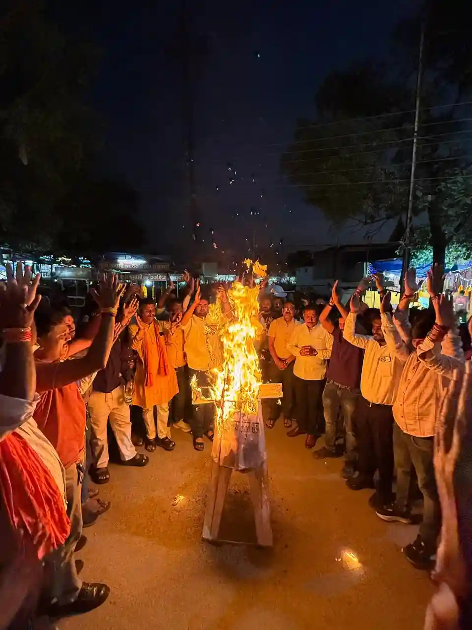 प्रधानमंत्री नरेंद्र मोदी पर अभद्र टिप्पणी के विरोध में भाजयुमो बिलासपुर ग्रामीण का जोरदार प्रदर्शन