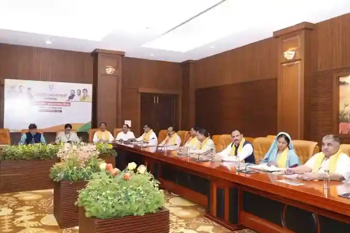 प्रदेश स्तरीय भाजपा बैठक में कैबिनेट मंत्री राजेश अग्रवाल की प्रभावी मौजूदगी, संगठन और सरकार के समन्वय पर हुआ मंथन