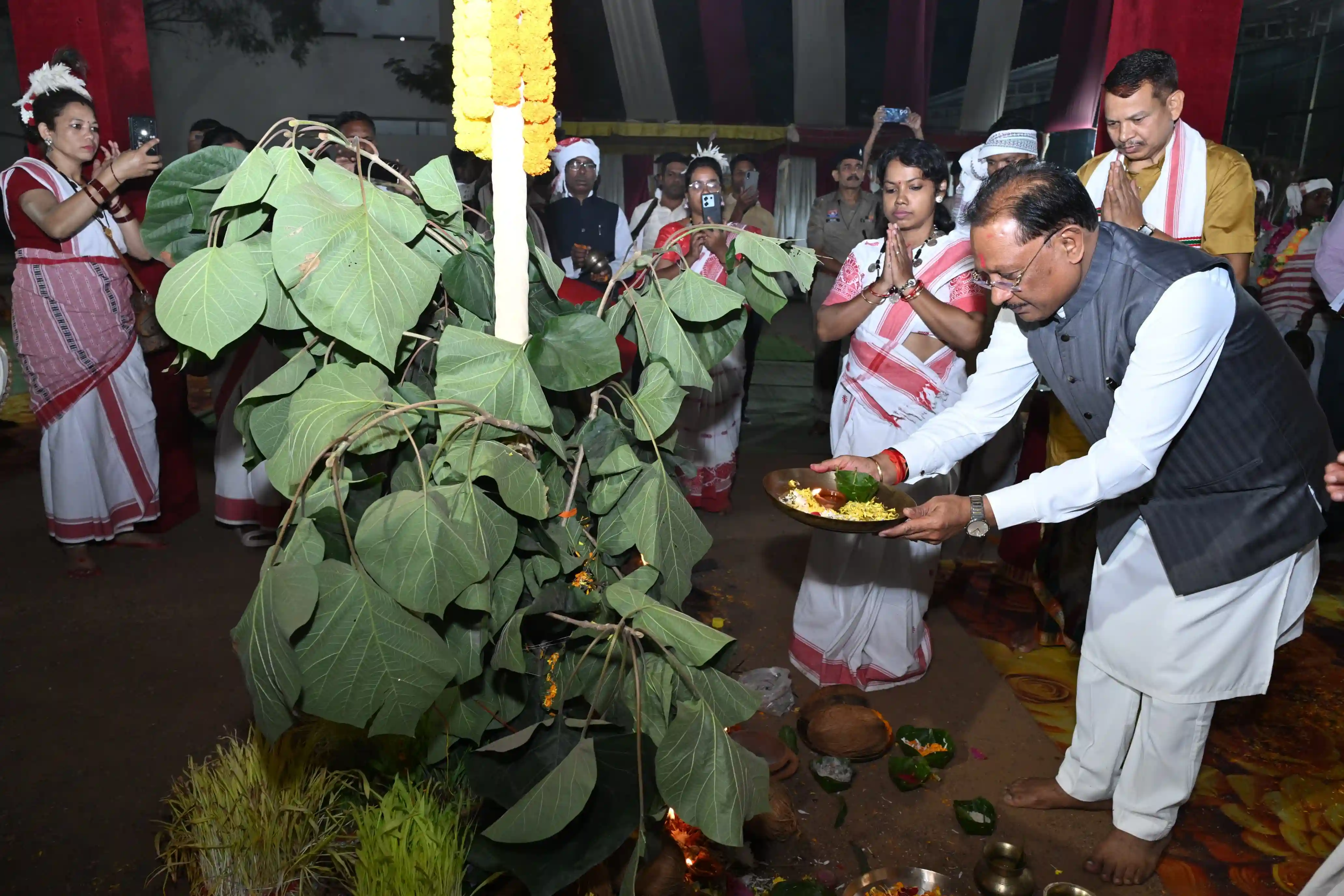 करम परब हमारी समृद्ध जनजातीय संस्कृति और पूर्वजों की अमूल्य धरोहर, इसका संरक्षण एवं संवर्धन हम सभी का नैतिक दायित्व : मुख्यमंत्री श्री साय