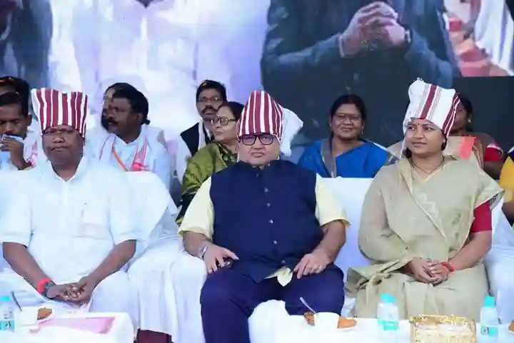 बाबा कार्तिक उरांव की विरासत को सम्मान, शिक्षा और विकास को नई दिशा: कैबिनेट मंत्री राजेश अग्रवाल,,