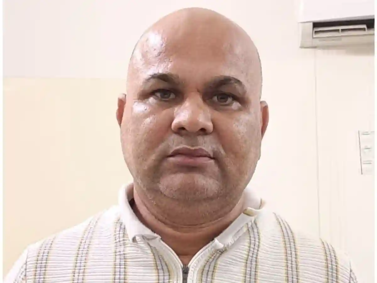 आदिवासी की जमीन दिखाकर 10 लाख रुपये लेने के आरोपी प्रफुल्ल झा को बेल नहीं
