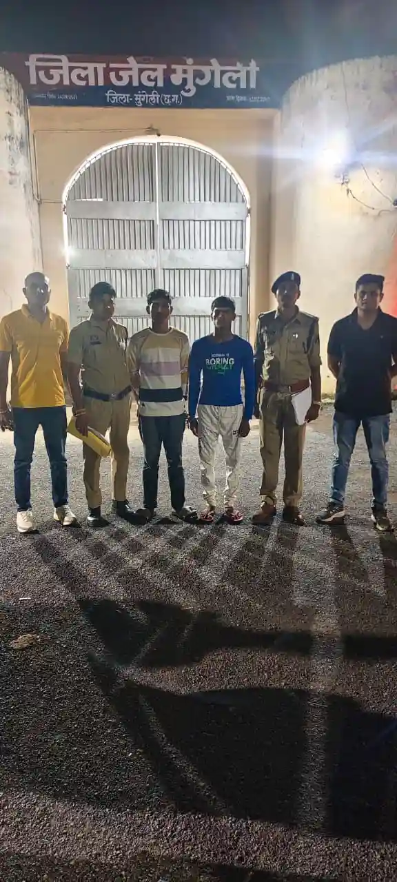 दूसरे युवक से बातचीत का था शक, 17 वर्षीय बालिका की गला घोंटकर की थी हत्या