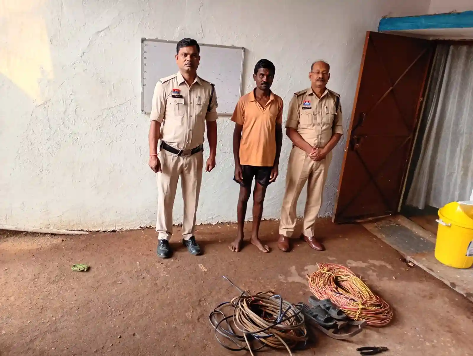 घूम-घूमकर केबल तार चोरी करता था आरोपी, 240 मीटर तार बरामद